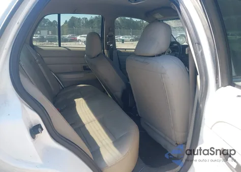 2009 Ford Crown Victoria Police/Police Interceptor z USA, uszkodzony, nr VIN 2FAHP71V39X140341